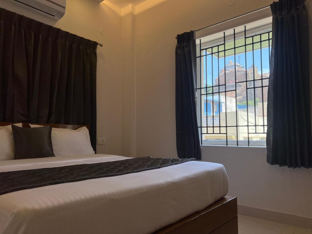 Le Hotel Host Tiruchirappalli Exterior foto